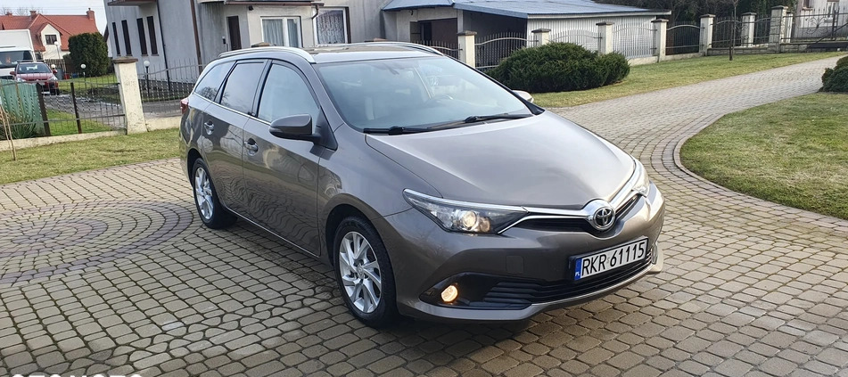 Toyota Auris cena 44900 przebieg: 167000, rok produkcji 2016 z Bolków małe 352